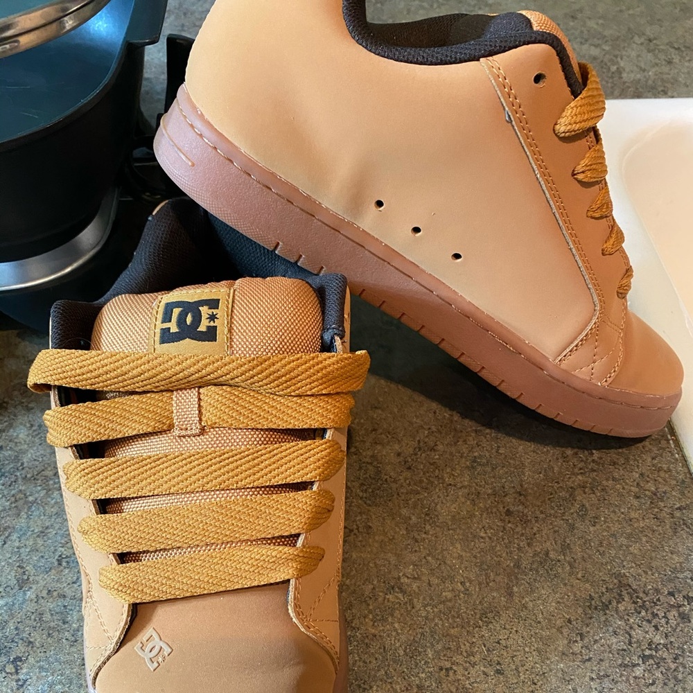Men’s DC Shoes sz 10.5